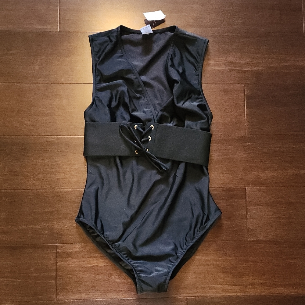 VENUS Black Swimsuit W/ Fasion Belt NWT Size 6
